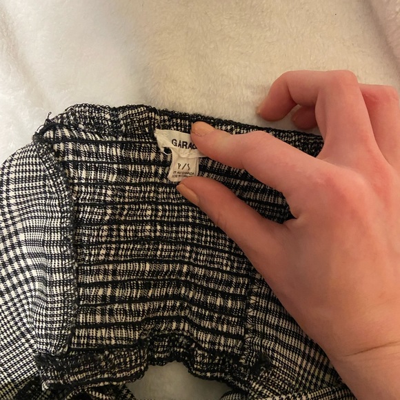 Garage going out top - Picture 2 of 2